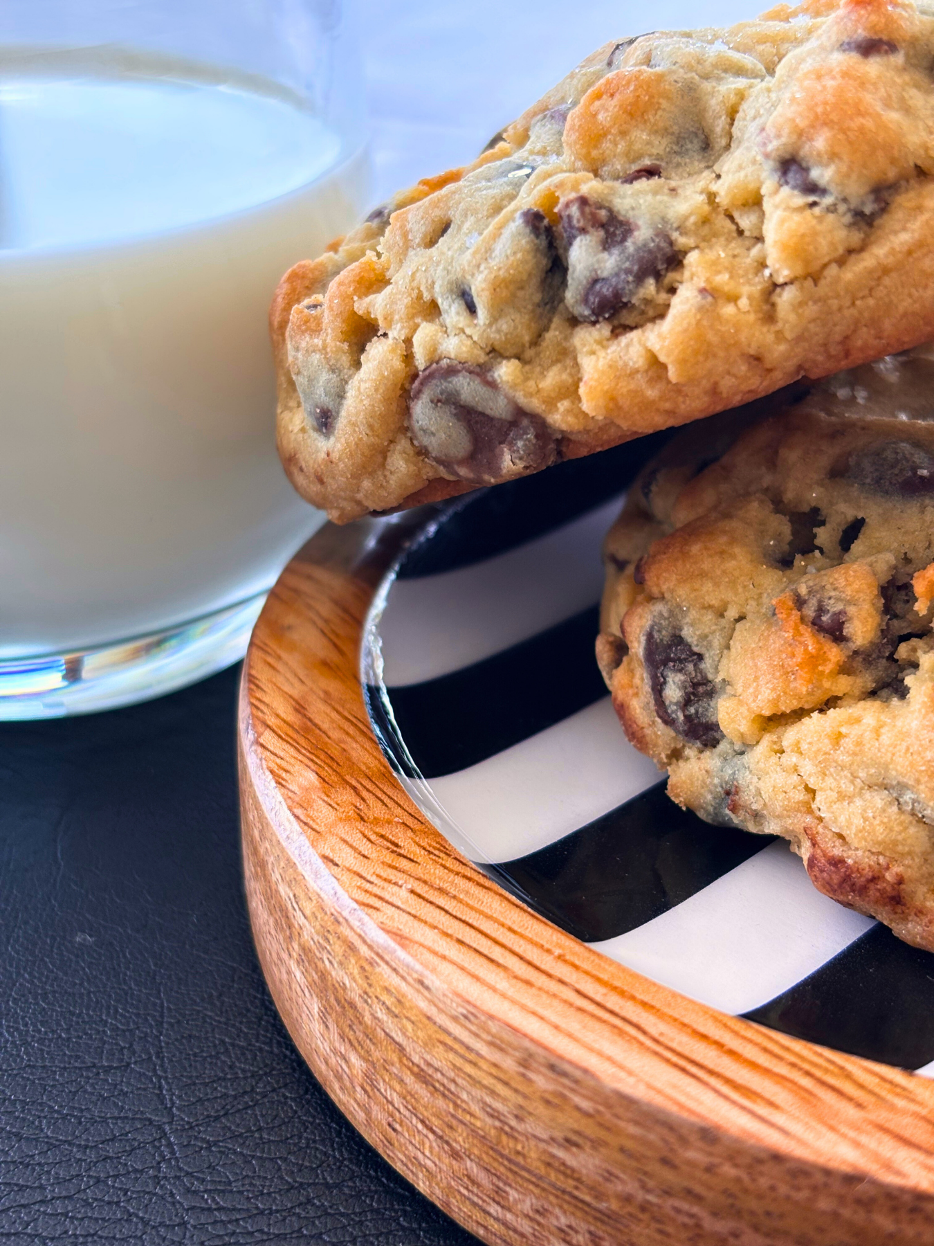Close-up of the Da Chunk cookie, showcasing the variety of milk, semi-sweet, and dark chocolate chips.